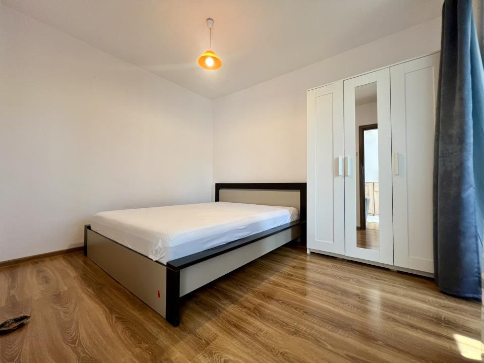  Apartment cu 3 camere, 50 mp utili, etaj 3 - zona Dambovita