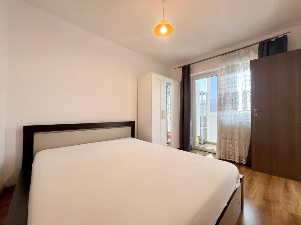  Apartment cu 3 camere, 50 mp utili, etaj 3 - zona Dambovita