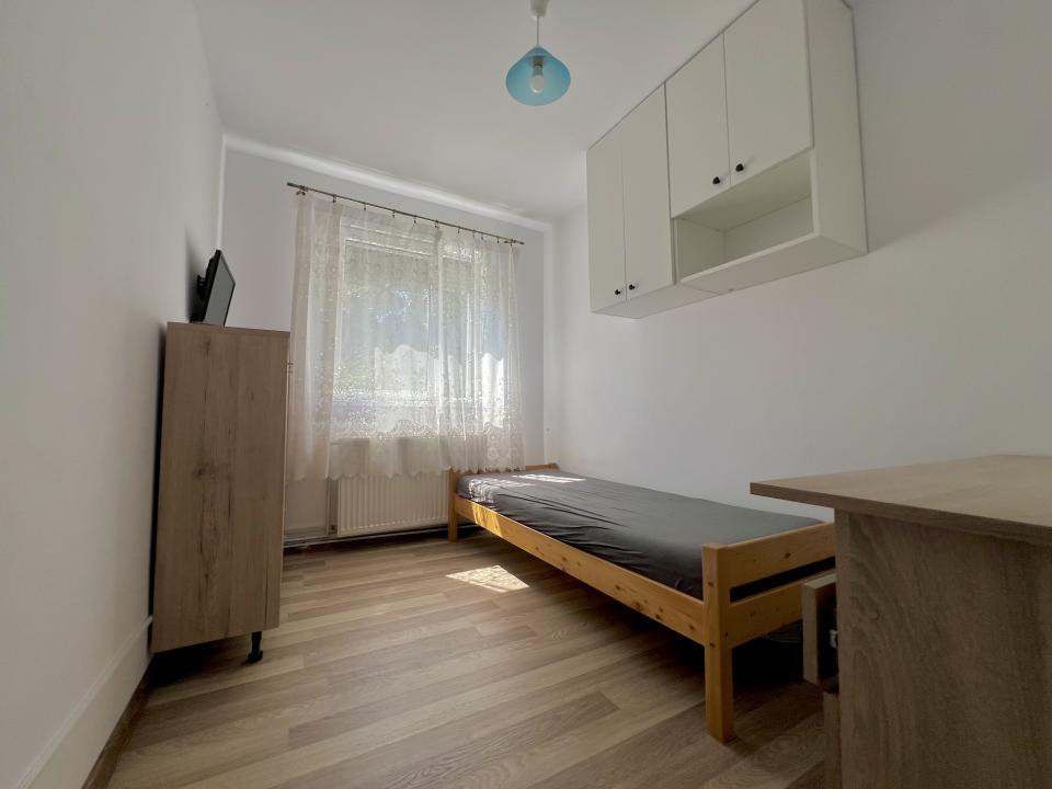 Apartment cu 3 camere, 50 mp utili, etaj 3 - zona Dambovita