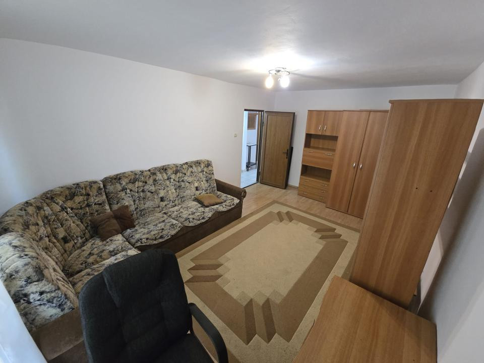  DE INCHIRIAT Apartament 3 camere, 70mp, etaj 1 - Olimpia-Stadion