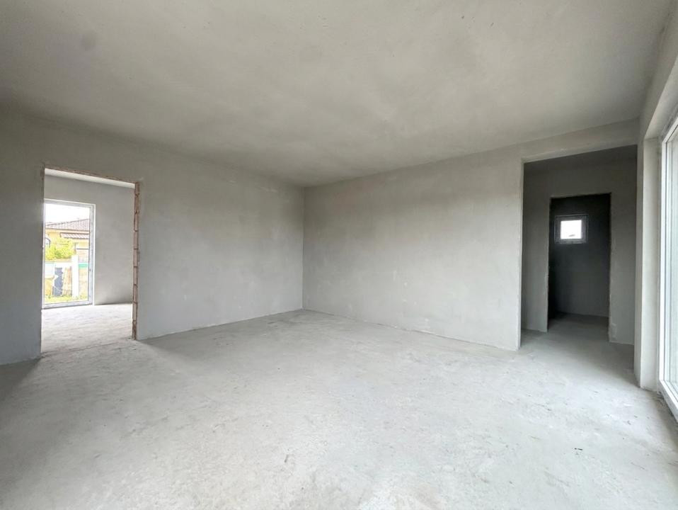 Casa individuala, 4 camere, 94 mp utili, 372 mp teren - Sanandrei