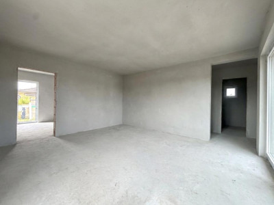 Casa individuala, 4 camere, 94 mp utili, 372 mp teren - Sanandrei