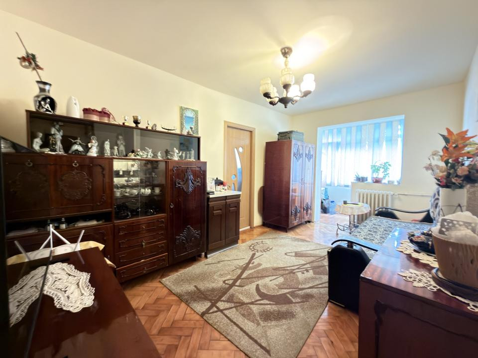 Apartament 2 camere, 40 mp utili, etaj 3 - zona Dacia