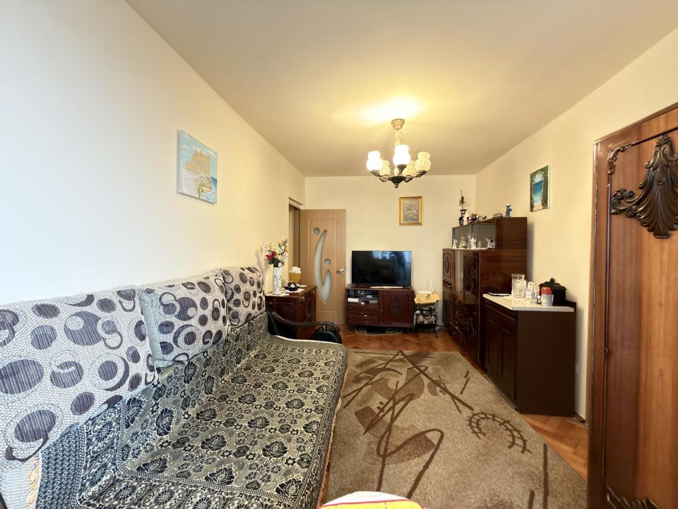 Apartament 2 camere, 40 mp utili, etaj 3 - zona Dacia