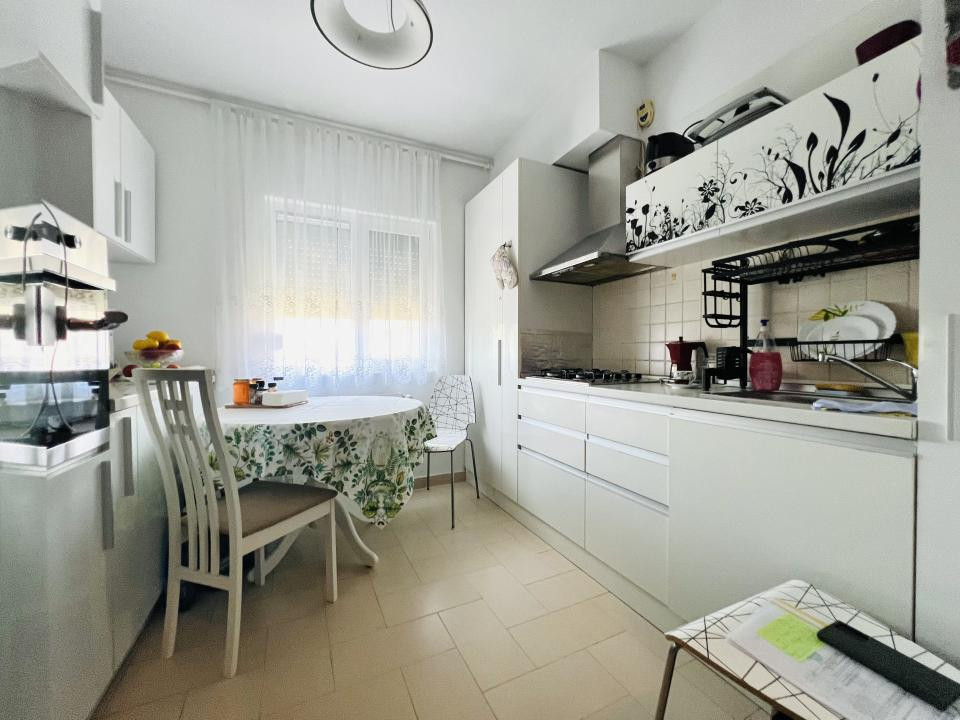 Apartament 3 camere, 74 mp, terasa 21 mp - Zona Aradului 