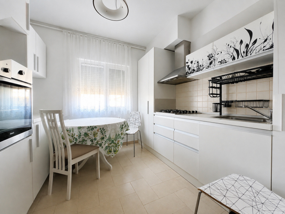 Apartament cu 3 camere, 74 mp, terasa 21 mp - Zona Aradului 