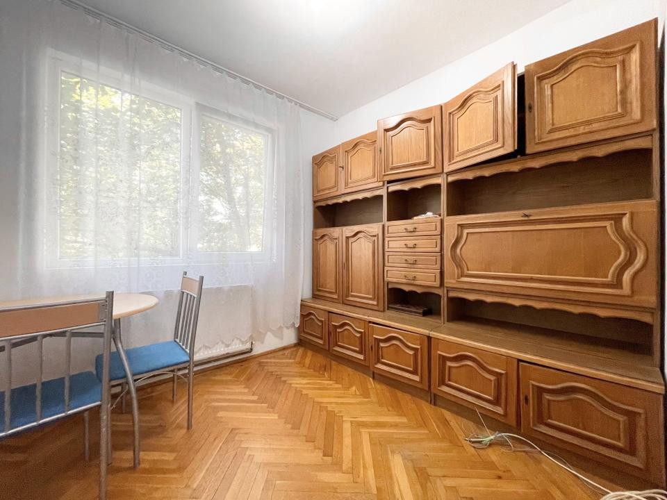 Apartament 2 camere, etaj 3 - zona Complexul Studentesc