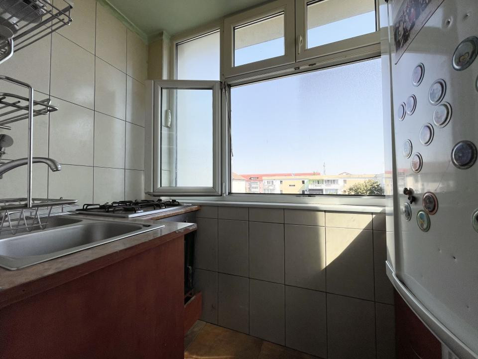 Apartament 2 camere decomandat - Girocului
