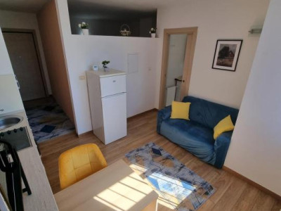 DE INCHIRIAT - Apartament cu o camera, etaj 2 - Complex Studentesc