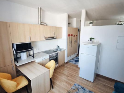 DE INCHIRIAT - Apartament cu o camera, etaj 2 - Complex Studentesc