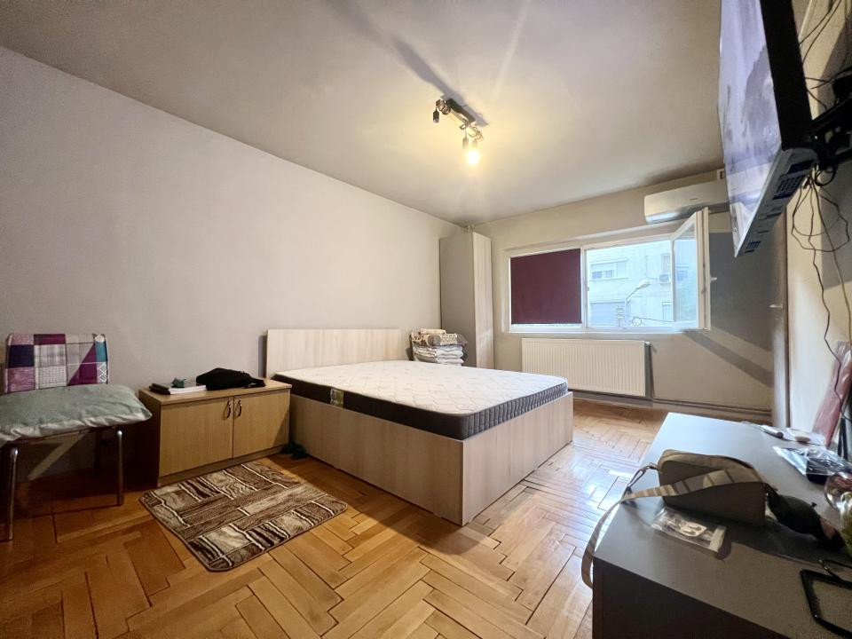  Apartament cu 3 camere, 72mp utili, etaj 2, decomandat - zona Lunei