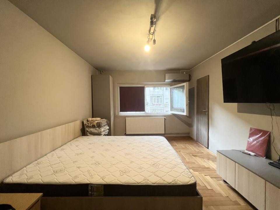  Apartament cu 3 camere, 72mp utili, etaj 2, decomandat - zona Lunei