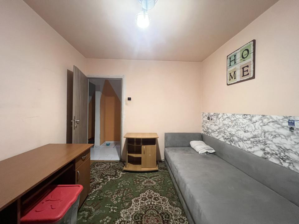  Apartament cu 3 camere, 72mp utili, etaj 2, decomandat - zona Lunei