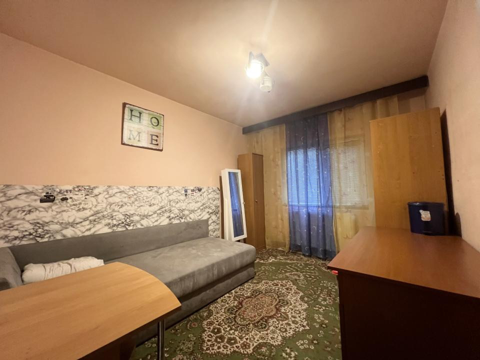  Apartament cu 3 camere, 72mp utili, etaj 2, decomandat - zona Lunei