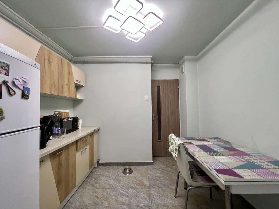  Apartament cu 3 camere, 72mp utili, etaj 2, decomandat - zona Lunei
