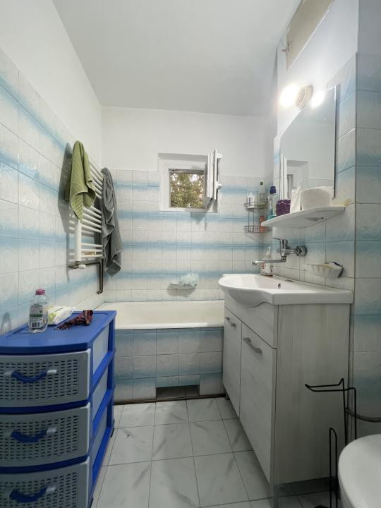  Apartament cu 3 camere, 72mp utili, etaj 2, decomandat - zona Lunei