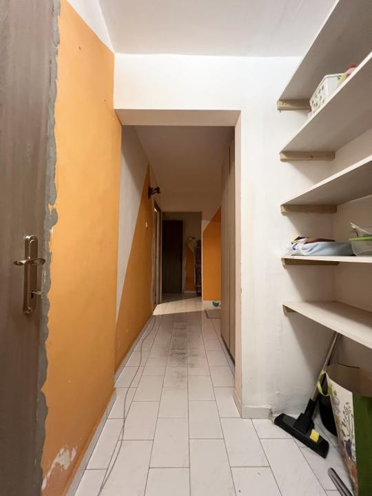  Apartament cu 3 camere, 72mp utili, etaj 2, decomandat - zona Lunei