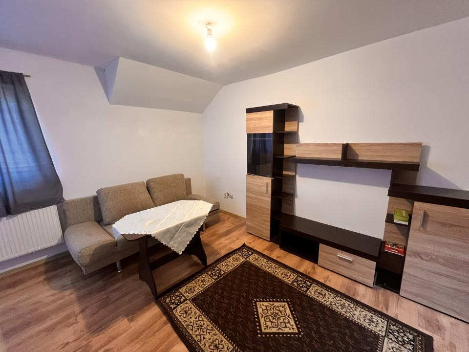 Apartament cu 2 camere, 40mp utili, MANSARDA - zona LIPOVEI