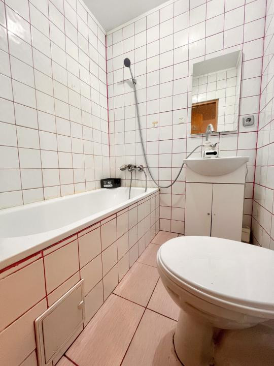Apartament cu 2 camere, 40mp utili, MANSARDA - zona LIPOVEI