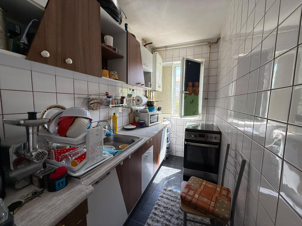 COMISION 0% Apartament cu 3 camere, etaj 2, zona Cetatii