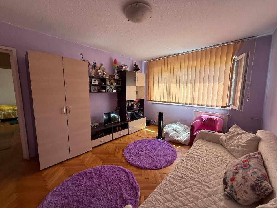 COMISION 0% Apartament cu 3 camere, etaj 2, zona Cetatii