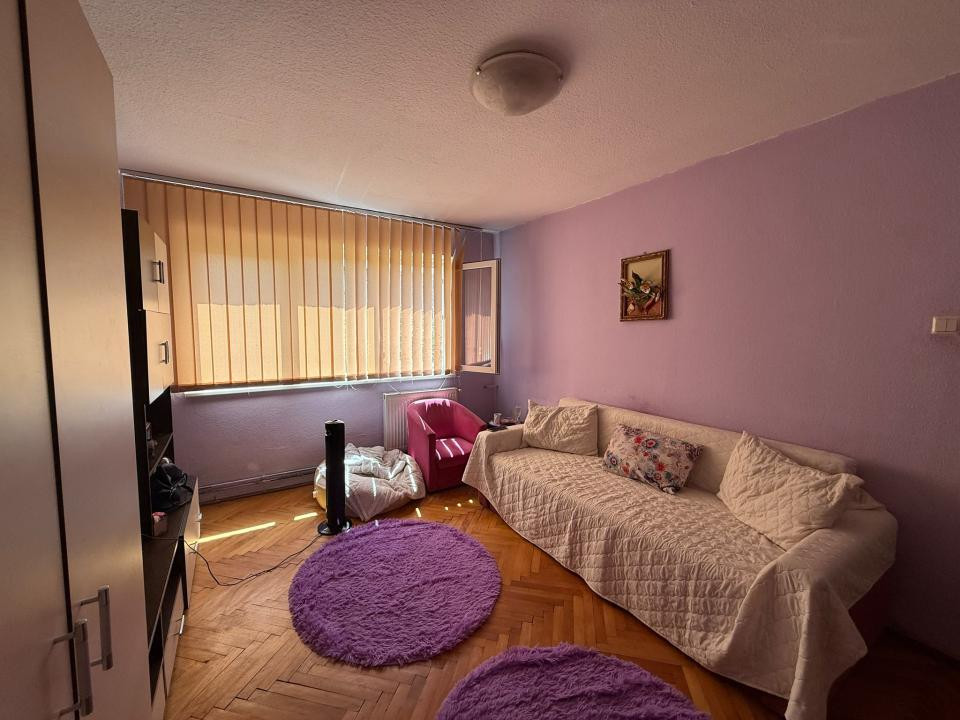 COMISION 0% Apartament cu 3 camere, etaj 2, zona Cetatii