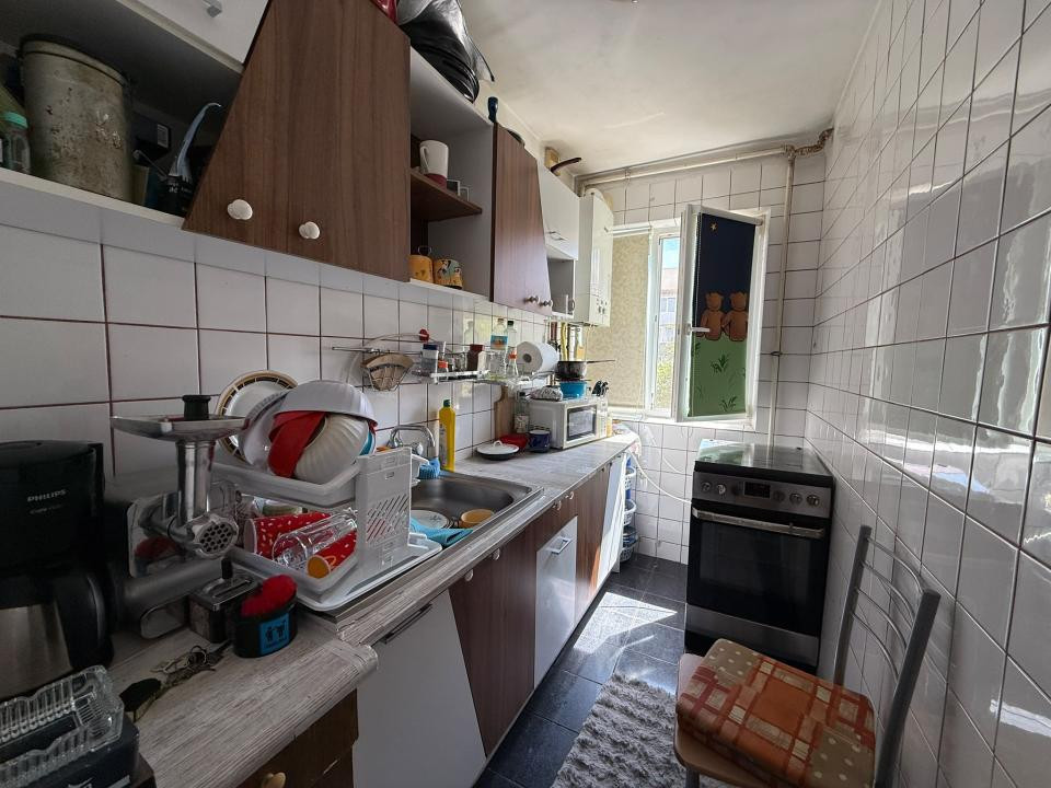 COMISION 0% Apartament cu 3 camere, etaj 2, zona Cetatii