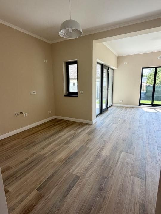 COMISION 0% Duplex individual, 4 camere, 2 bai - la 10 minute de Timisoara