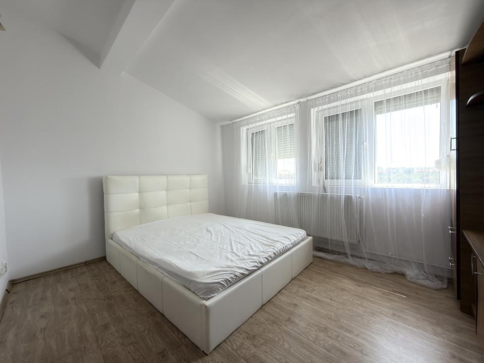 Apartament 3 camere, Semidecomandat, 55 mp utili - zona Bucovinei