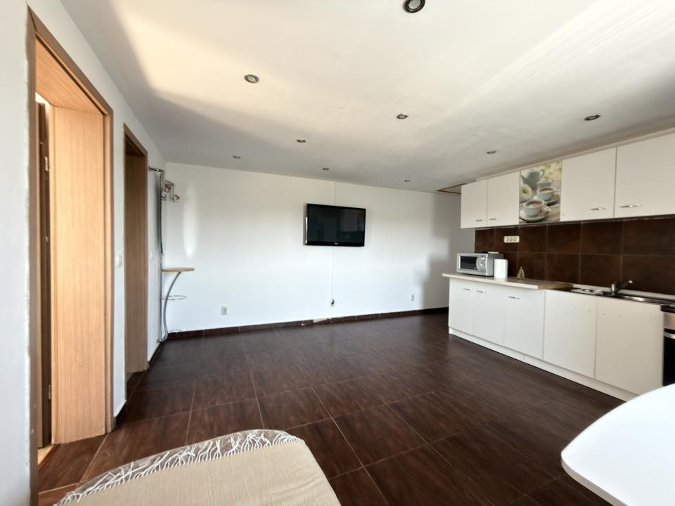 Apartament 3 camere, Semidecomandat, 55 mp utili - zona Bucovinei