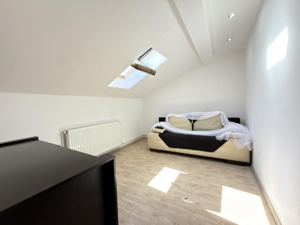 Apartament 3 camere, Semidecomandat, 55 mp utili - zona Bucovinei