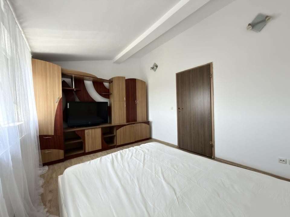 Apartament 3 camere, Semidecomandat, 55 mp utili - zona Bucovinei