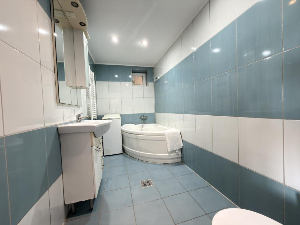 Apartament 3 camere, Semidecomandat, 55 mp utili - zona Bucovinei
