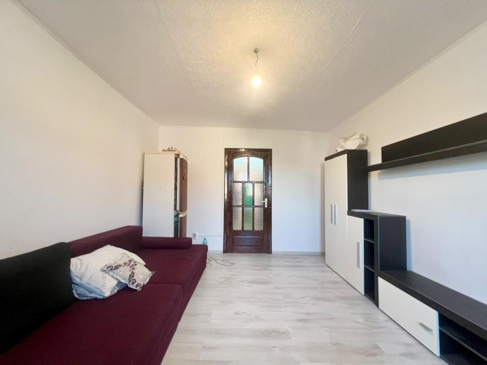 Garsoniera, 20 mp utili, etaj 4, mobilata, utilata - Zona AEM