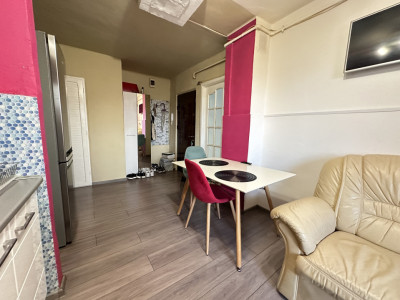 Apartament, 2 camere, 50 mp utili, etajul 3 - zona Lipovei 