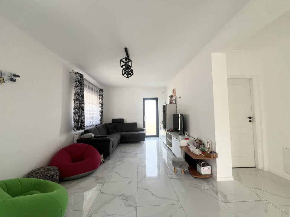  Duplex 3 camere, 72 mp utili, mobilat/utilat - Sanmihaiu Roman