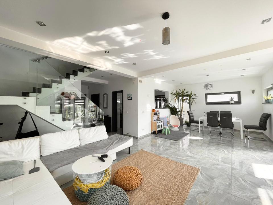 Casa individuala, 129mp - Superpozitie - Mosnita Noua
