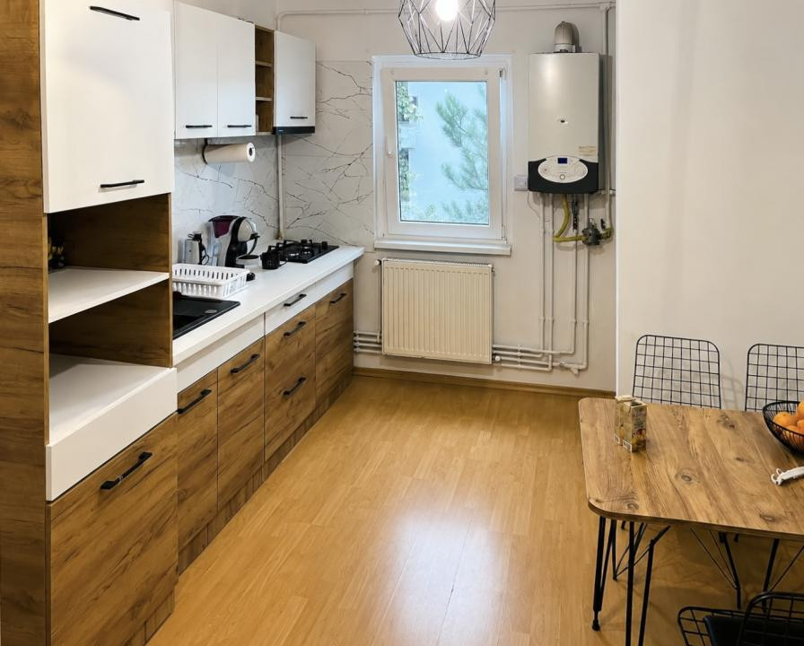 Apartament cu 2 camere, 51mp Utili, 2 balcoane, etaj 4 - Aradului