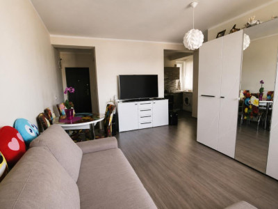 Apartament cu 2 camere, 40 mp utili, etaj 3, bloc nou-Giroc