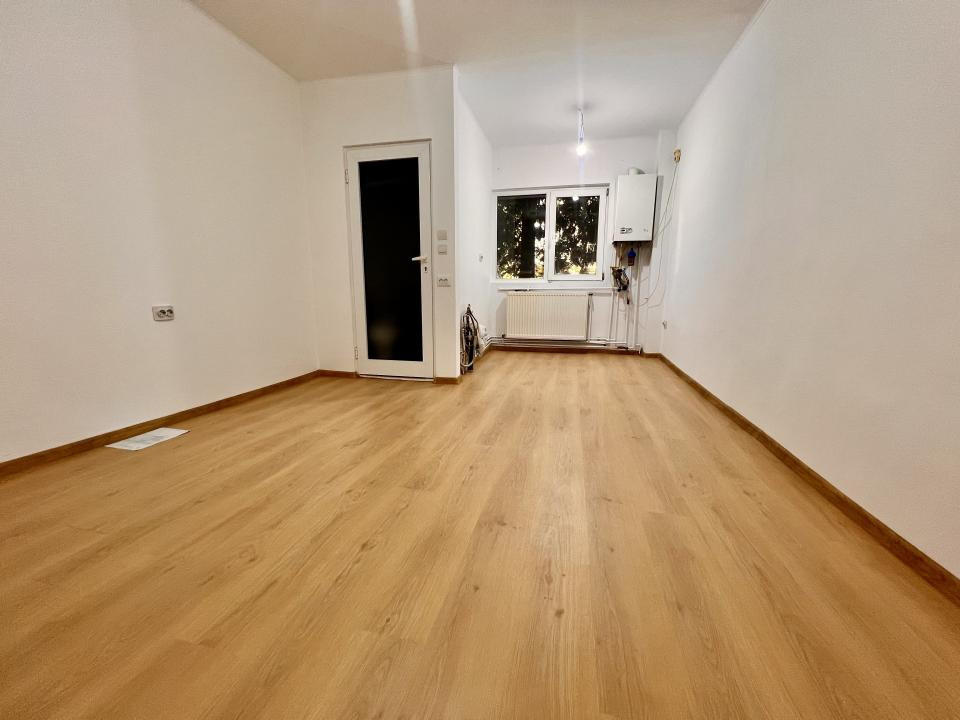 Garsoniera, 18 mp utili, parter, renovata, centrala proprie - Aradului