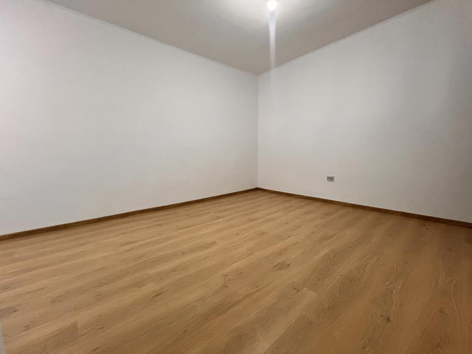 Garsoniera, 18 mp utili, parter, renovata, centrala proprie - Aradului