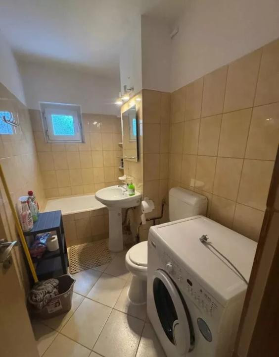 Apartament cu o camera, 40 mp utili, parter - Piata Doina