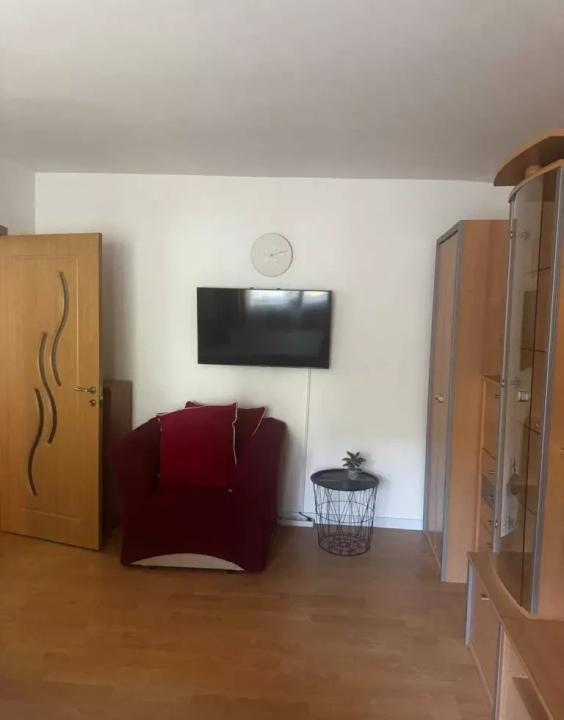 Apartament cu o camera, 40 mp utili, parter - Piata Doina