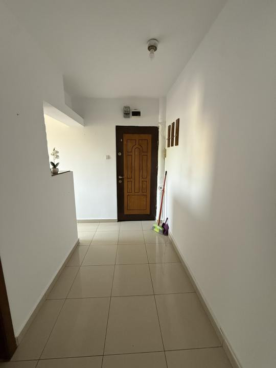 Apartament renovat, 2 camere, 43 mp utili, etaj 4/5 - Girocului