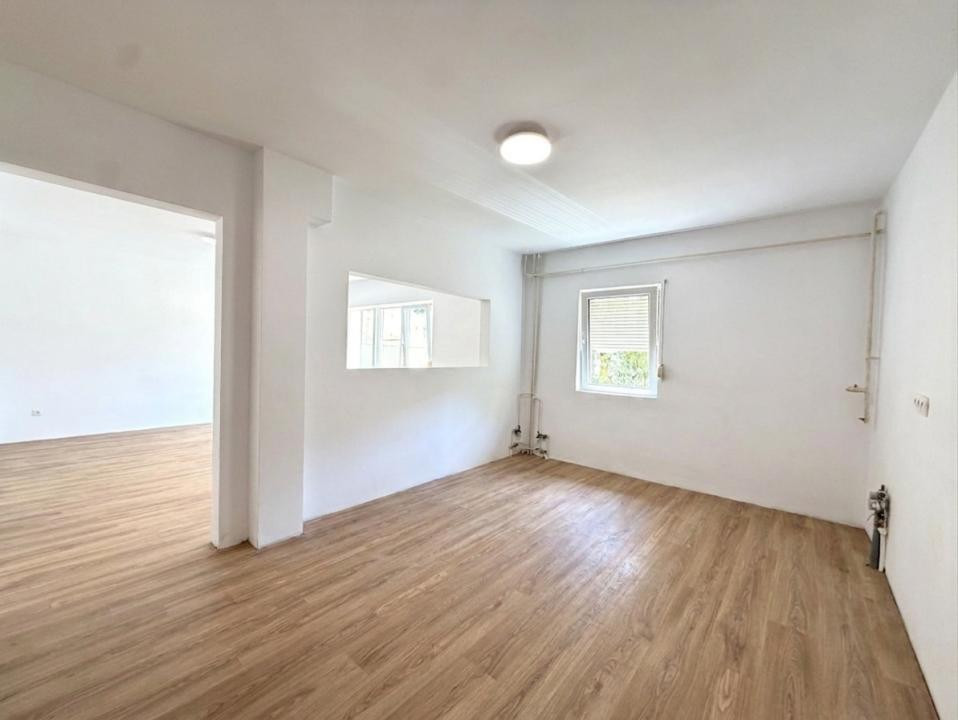 Apartament spatios si renovat, 3 camere, 70 mp utili, parter - Zona Aradului
