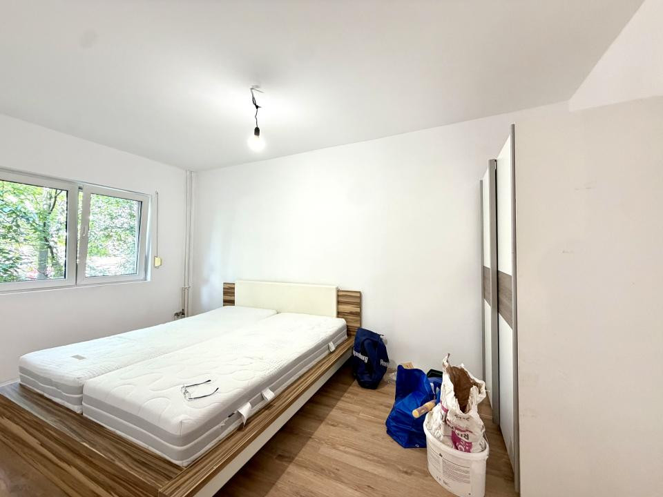 Apartament spatios si renovat, 3 camere, 70 mp utili, parter - Zona Aradului