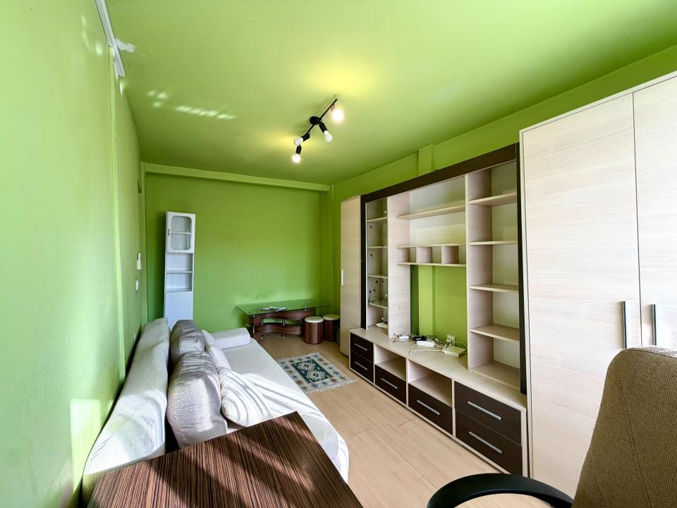 Garsoniera 20 mp utili, ideal pentru investitie, etajul 5/5 - zona Lipovei