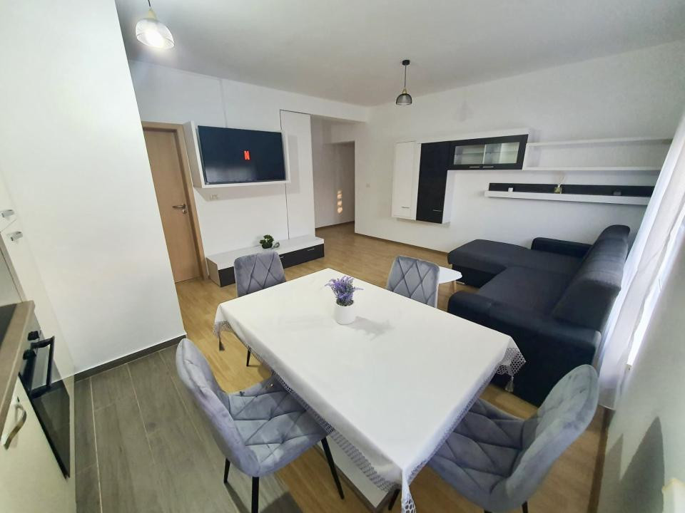 Apartament de inchiriat, 3 camere, 65 mp utili, etaj 1 - Zona Lipovei