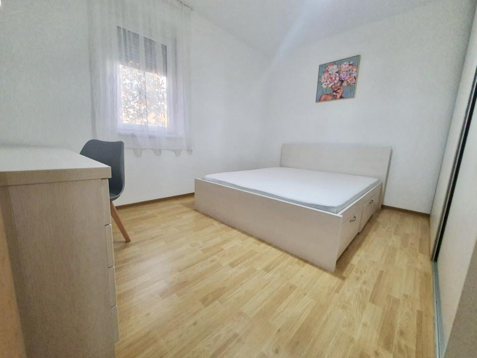 Apartament de inchiriat, 3 camere, 65 mp utili, etaj 1 - Zona Lipovei