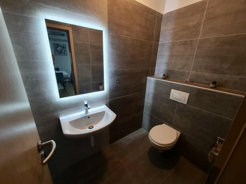 Apartament de inchiriat, 3 camere, 65 mp utili, etaj 1 - Zona Lipovei